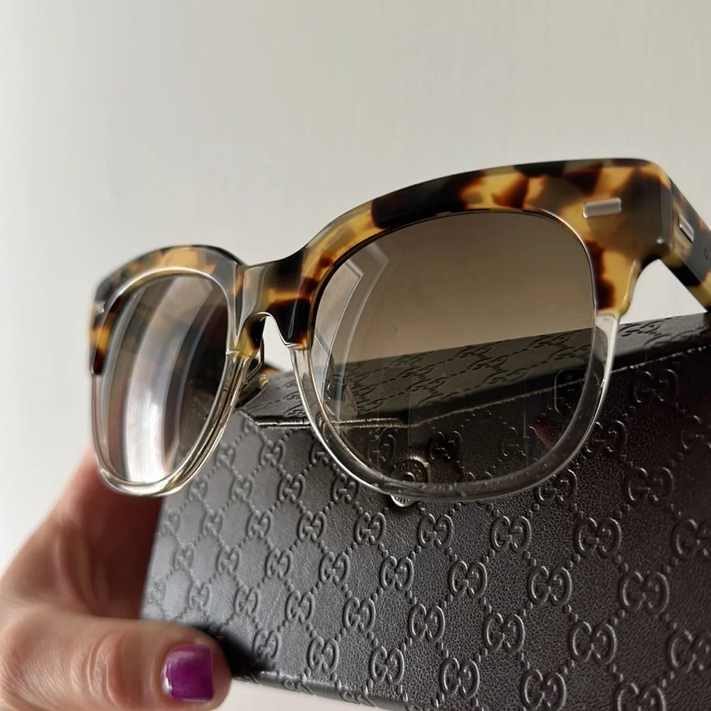 Gucci sunnies - Picture 2 of 7